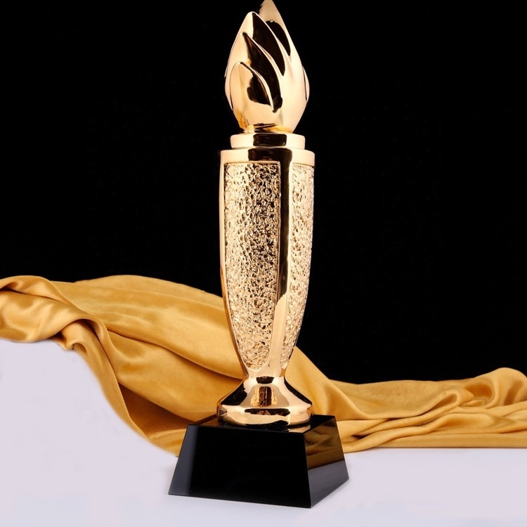 New Style Crystal Sports Award Trophy Company Honor Victory Commemorate Custom Metal Resin Torch Crystal Trophy