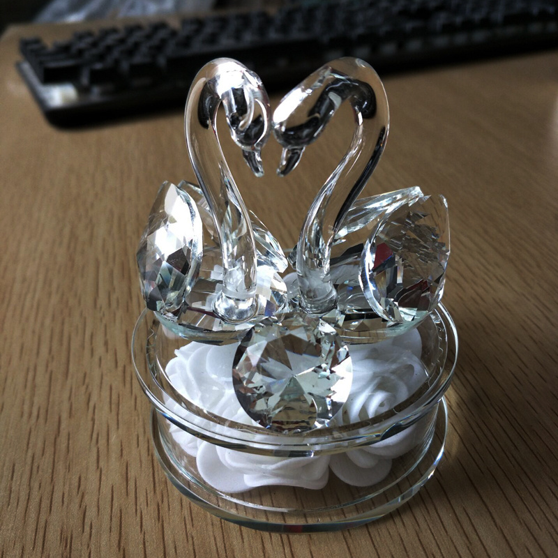 Wholesale Customized Exquisite Cheap Crystal Glass Swan For Wedding Guest Takeaway Souvenirs