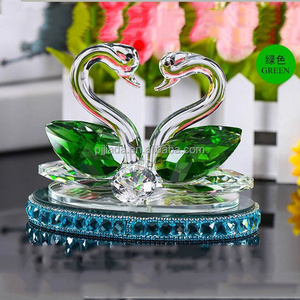 Cheap Wedding Favors Gift Clear Glass Swans Figurines Crystal Swan for Lady Gift