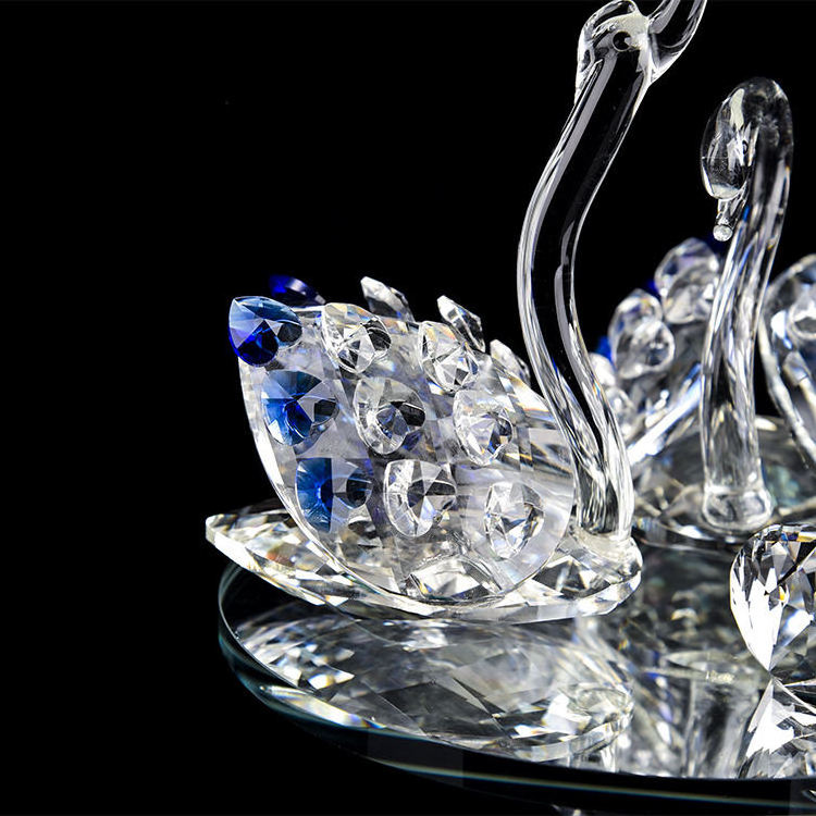 Wholesale Beautiful Small Crystal Blue Glass Swan For Wedding Decoration Gifts Or Souvenir