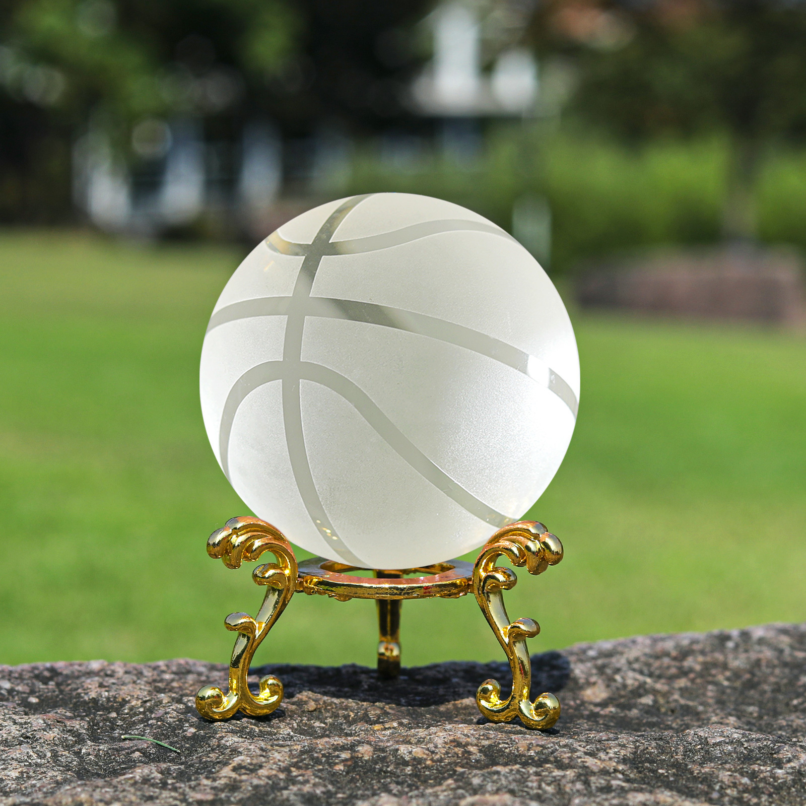 Crystal Basketball 60mm Glass Sphere Paperweight Healing Meditation Ball with Gold Stand for Creative Gift