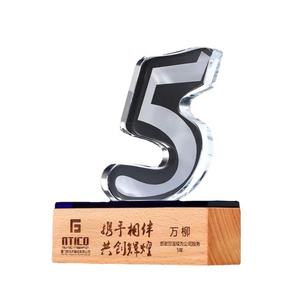 Customized Creative Anniversary Celebration Crystal Trophy Company Annual Meeting Figure Crystal Glass Trophy