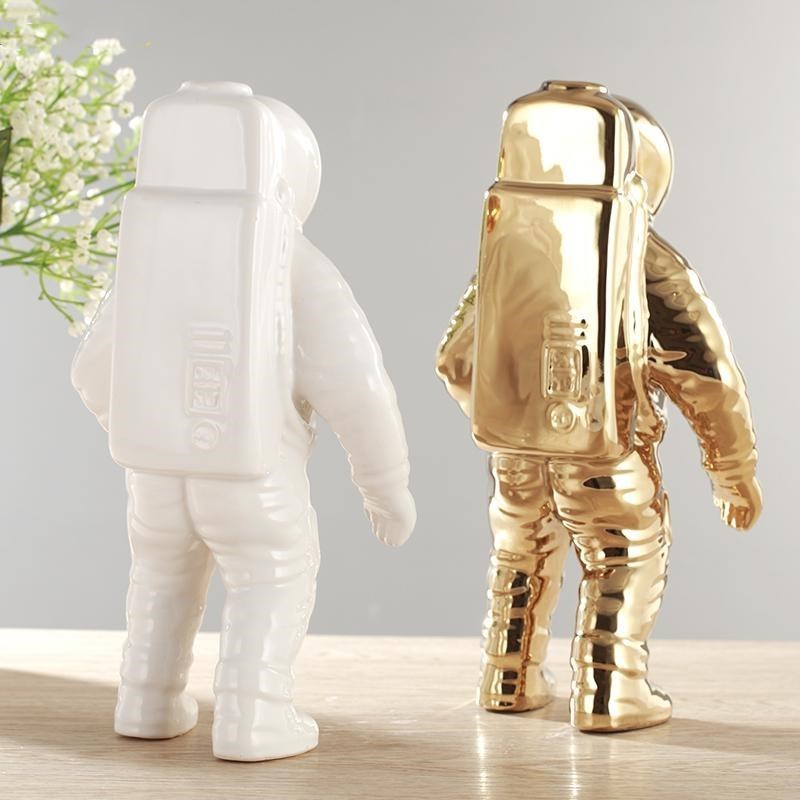 Ceramic handicrafts astronaut flower arrangement astronaut model Nordic desktop ornaments creative furnishings