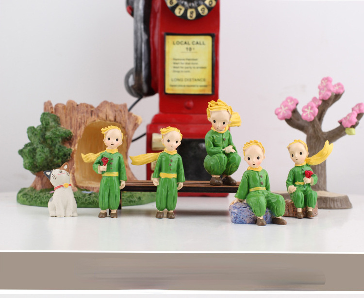 Creative little prince living room, home, room, small decorations, office, desktop, cake, decorations, resin crafts