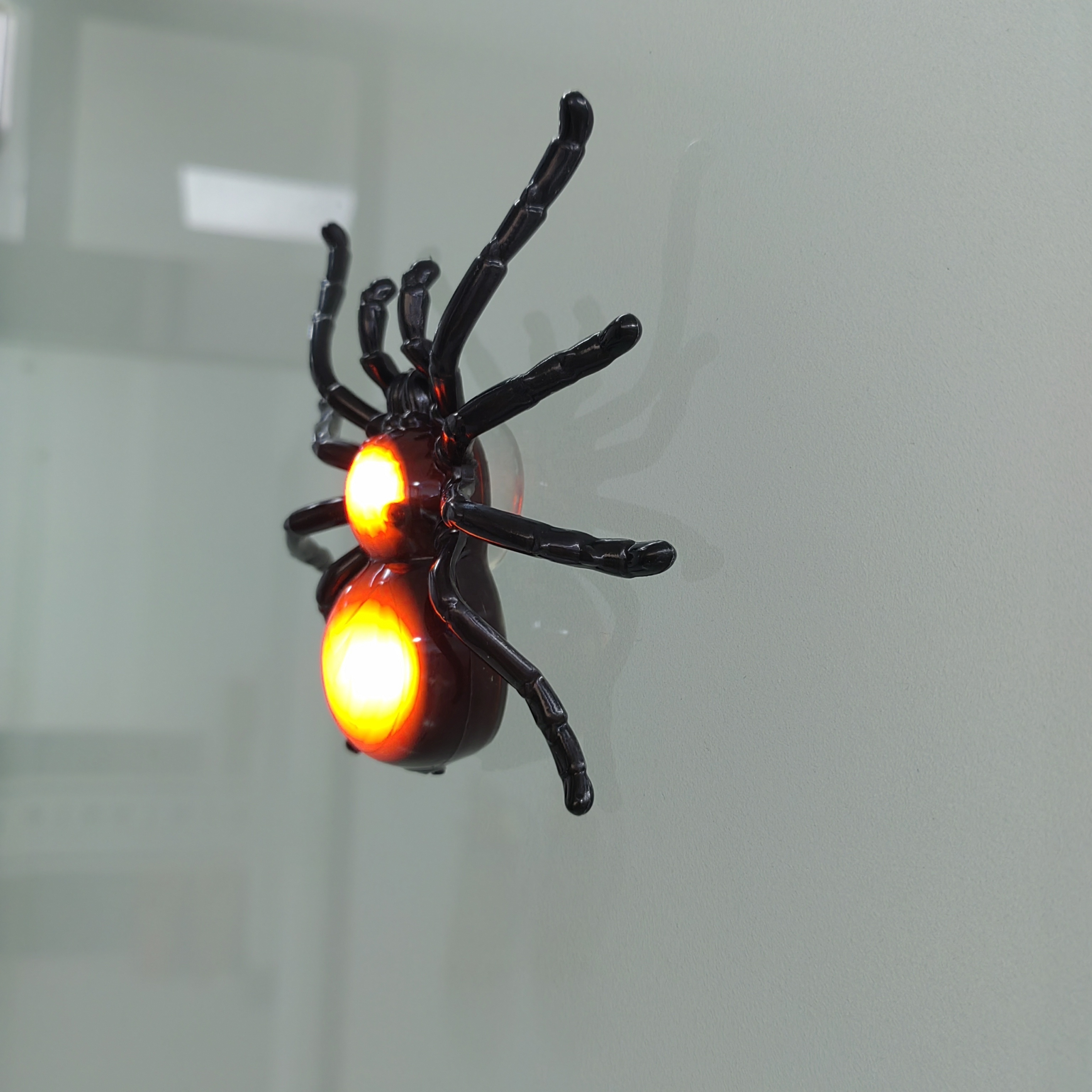 New Design Led Flashing Toys Kids Lights Up Toys Halloween Glowing Spiders Wall Decorations