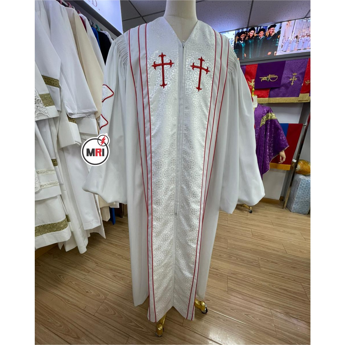 Custom design wholesale clergy bishop doctoral clergy robes School Customized High Quality College Graduation Unisex OEM Uniform