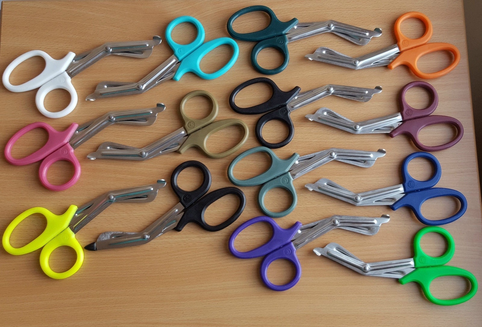 19 CM Heavy Duty Trauma Shears Medical Scissors Premium Bandage Scissors Nurses Emergency First Aid Scissors EMT Shear Medical