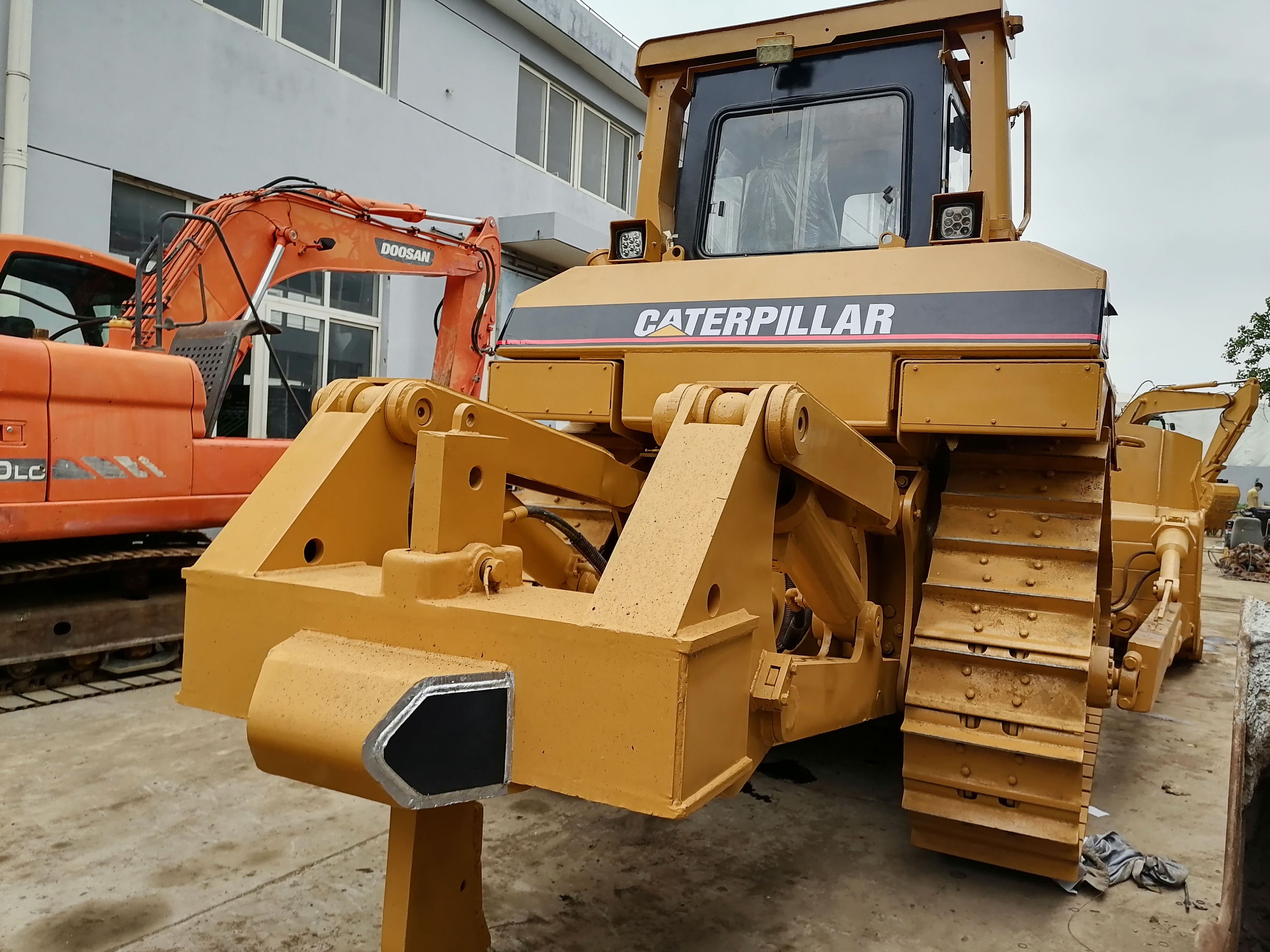 Original Caterpillar Bulldozers Japan Cat D9 CAT D8  D9R Crawler Dozer Low Price