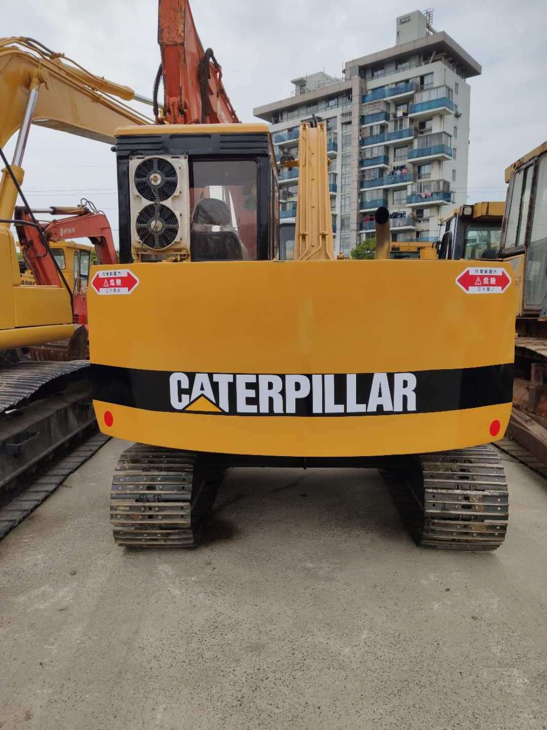 used caterpillar original Japan make E70B E70 70 70B 7 ton 7tons 7 tons mini excavators diggers in Shanghai