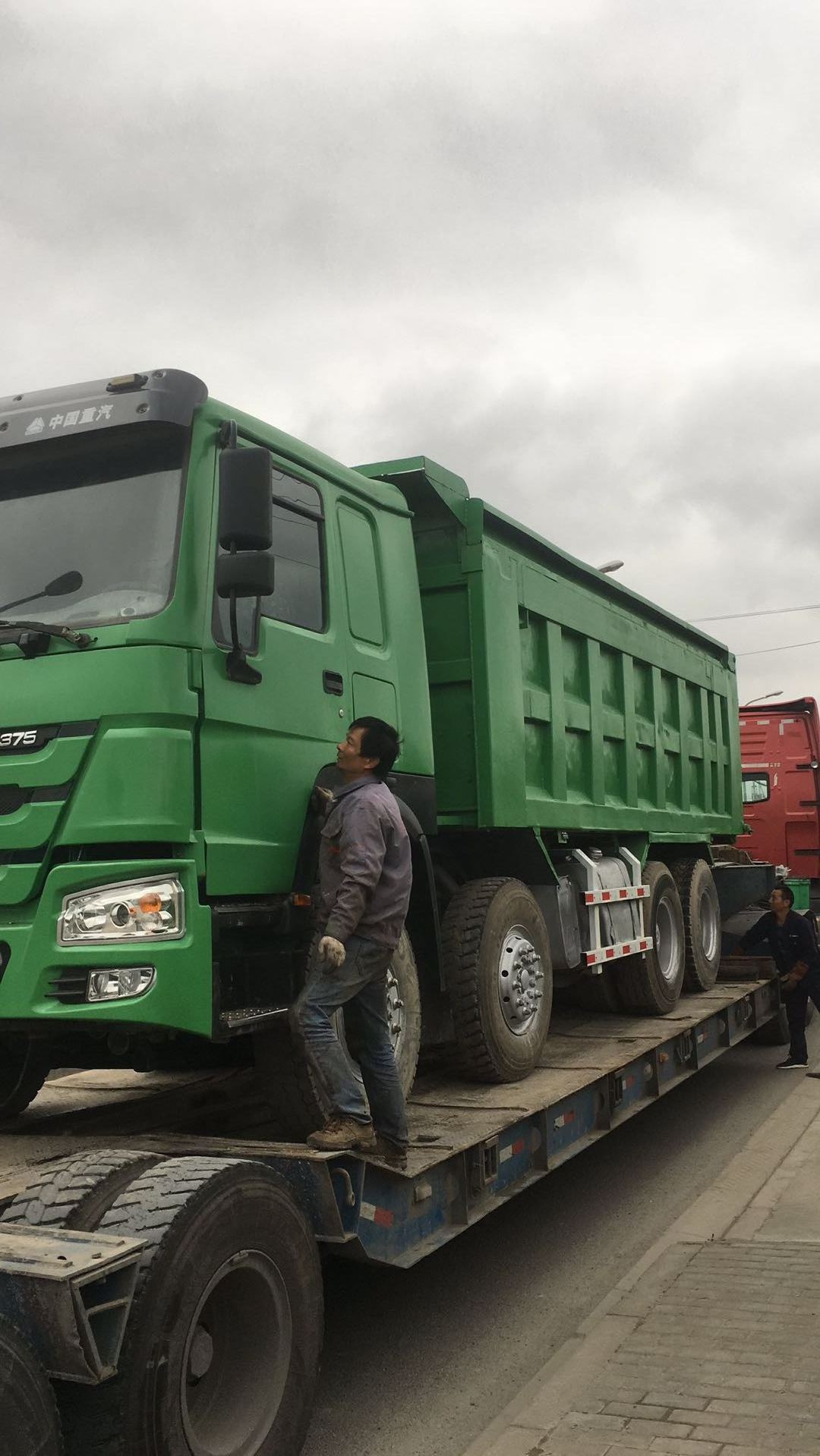 Used Sinotruk HOWO 371 HP 8X4 12 Wheels Dump Truck For Nigeria