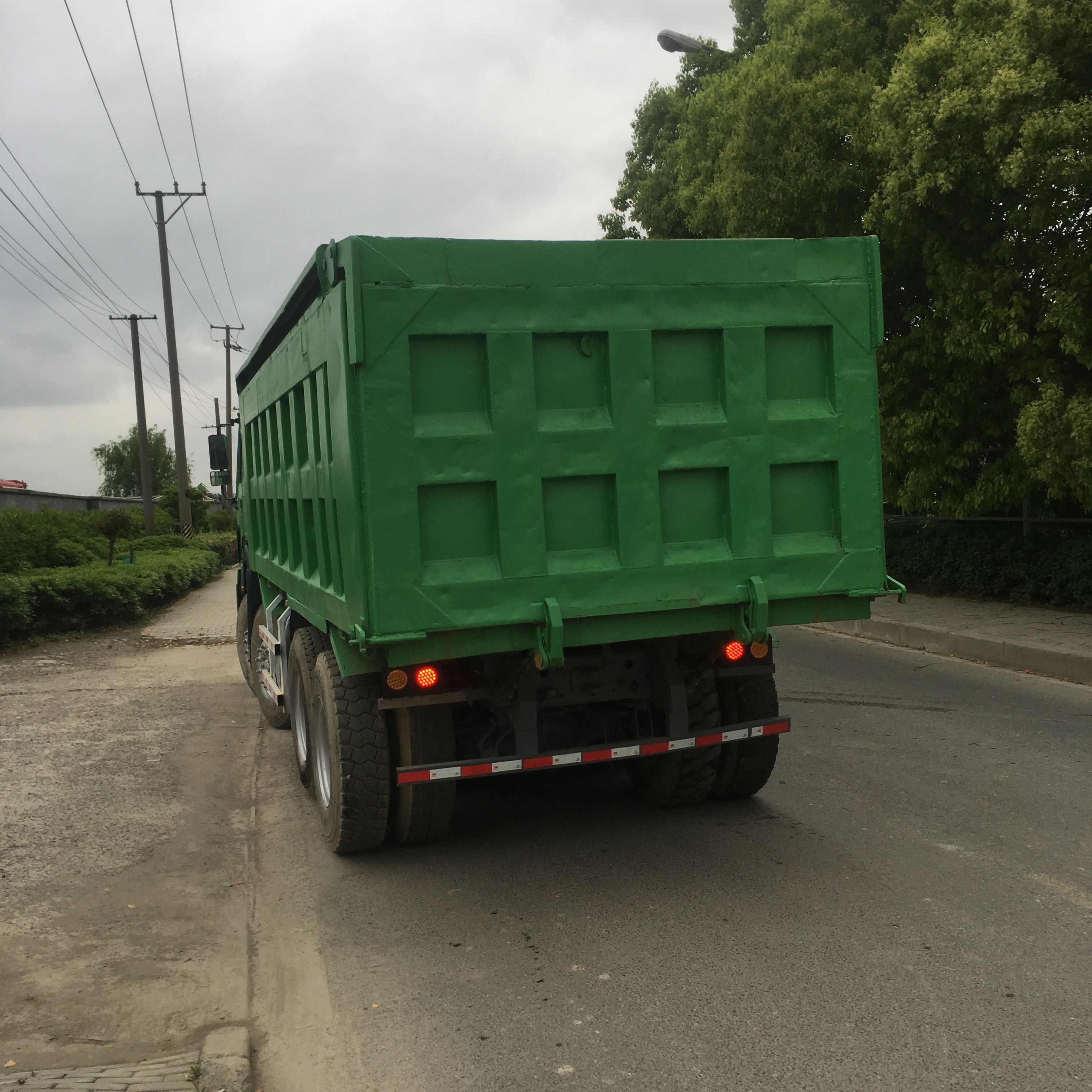 Used Sinotruk HOWO 371 HP 8X4 12 Wheels Dump Truck For Nigeria