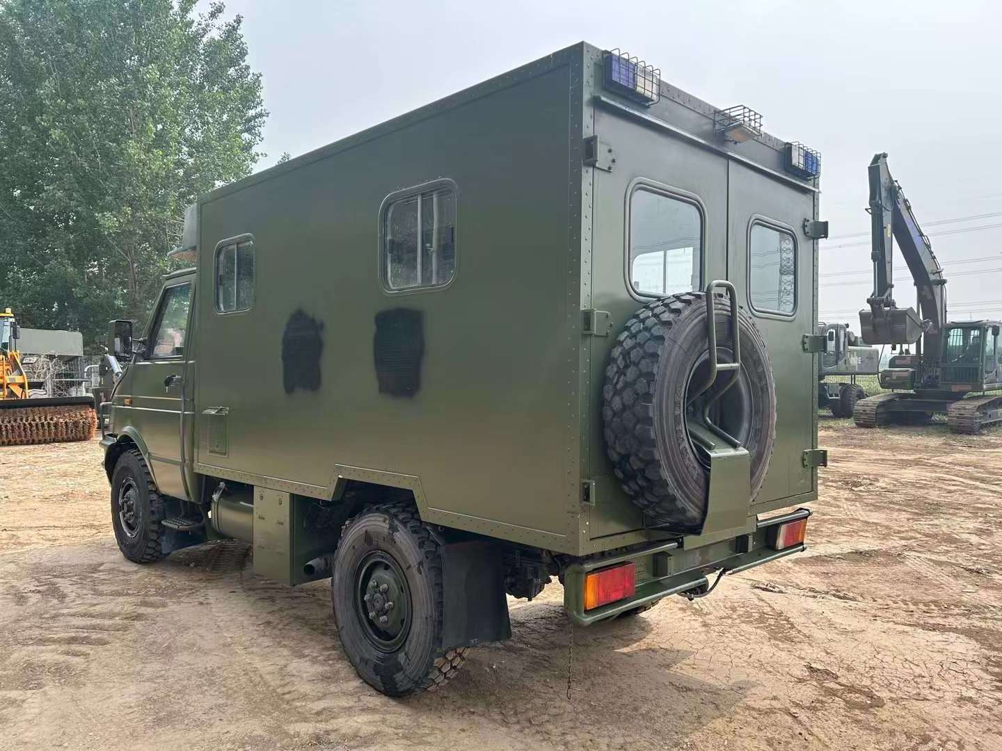 Used Iveco 4x4 NJ2045  AMBULANCE  retired small dump truck all wheel drive