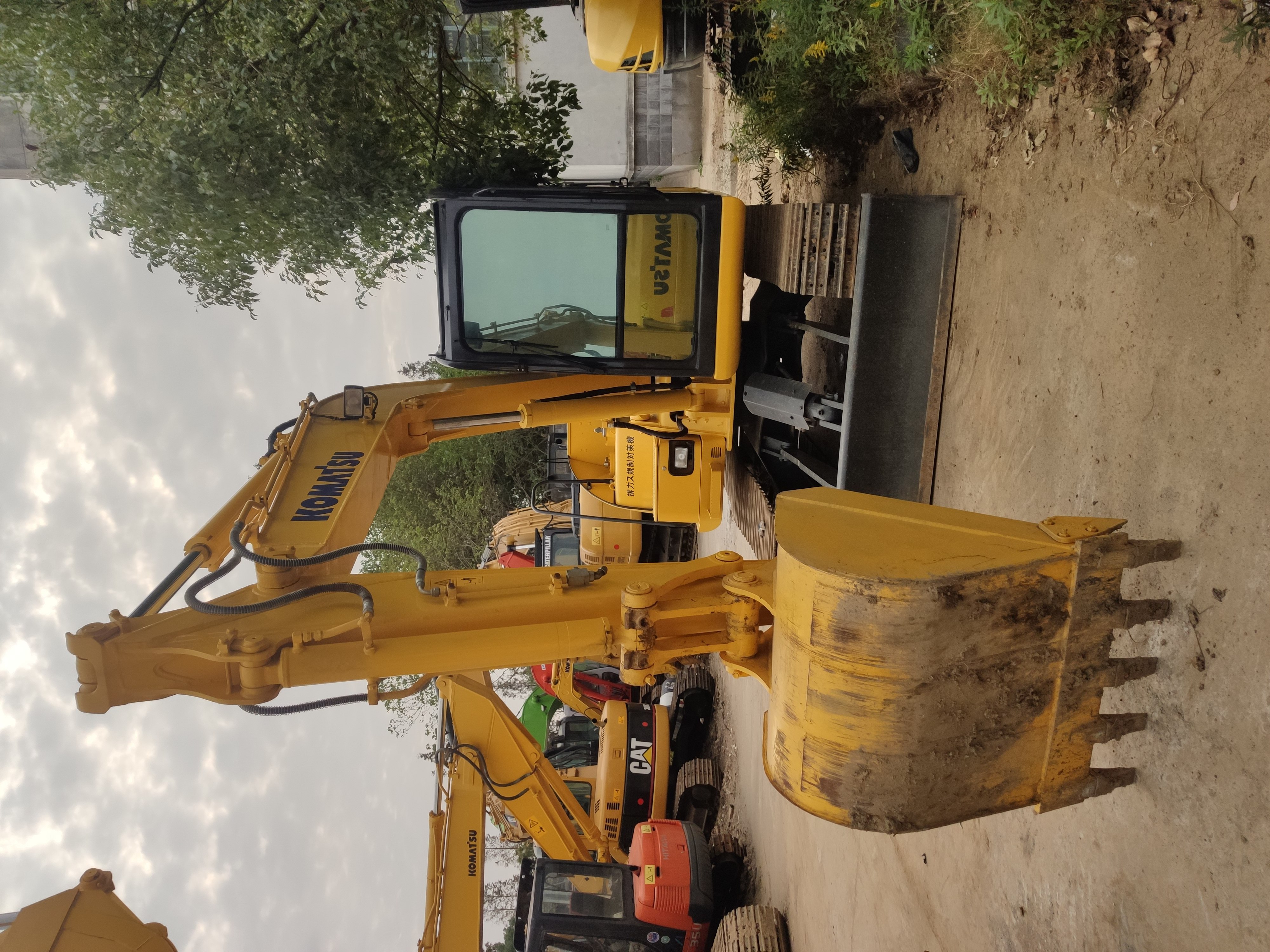 used Japanese make komatsu pc70 small diggers 70 7 ton 7ton used mini excavators for sale