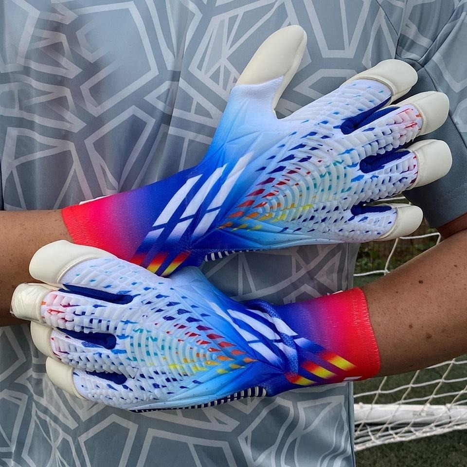 Wholesale Custom Glue Spray Leather Soccer Sports Goalkeep Gloves Latex Design Your Own Football Professional Goalkeeper Gloves