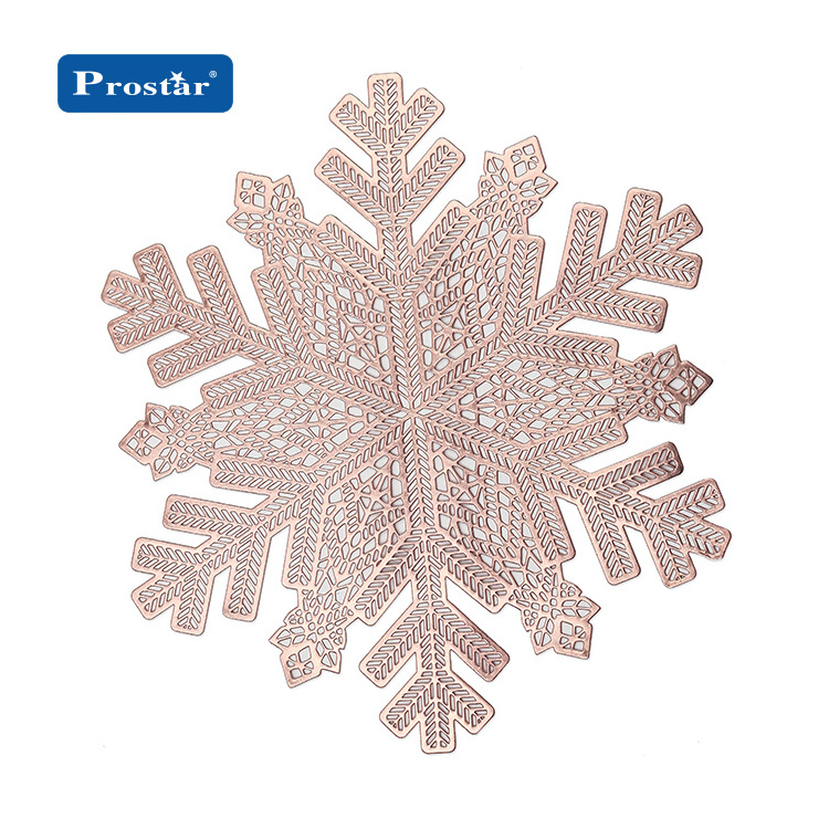 Hot selle eco-friendly  pvc snowflake placemat heat protected  metallic lace table mat easy clean gold vinyl table mat