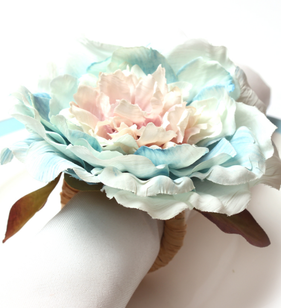 2024 New products flower shape bright napkin rings for weddings love napkin ring