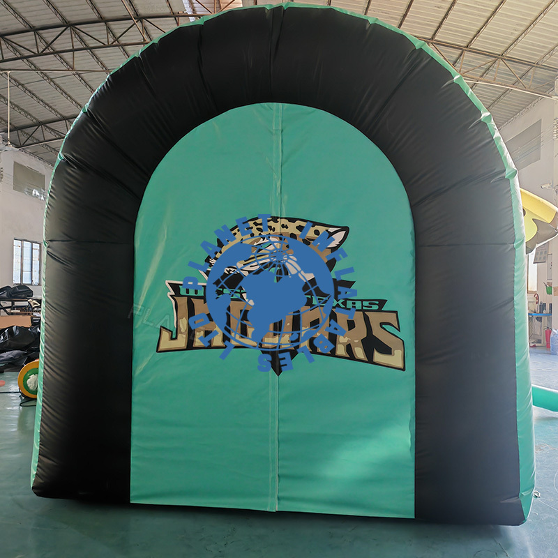 Customized Logo Printing Sports Events Tunnel Tent Helmet Football Helmet Inflatable Football Panther Tunnel