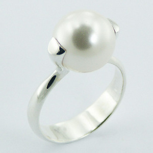 Austrian Crystal Pearl High Fashion Silver Designer Ring