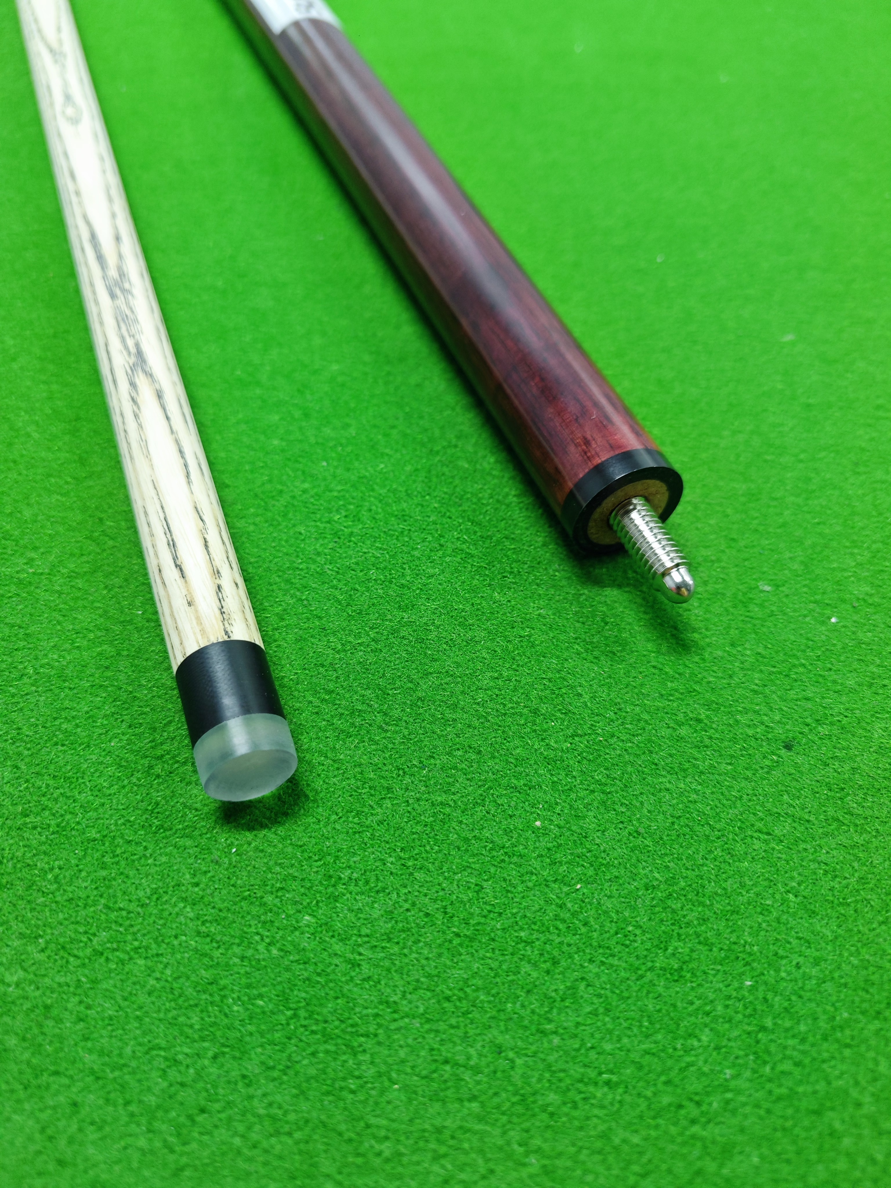 Factory Price Top Quality Pool Table Game Solid Maple 2-pc Punch Jump Break Cue with 13mm Cue Tip for Sale