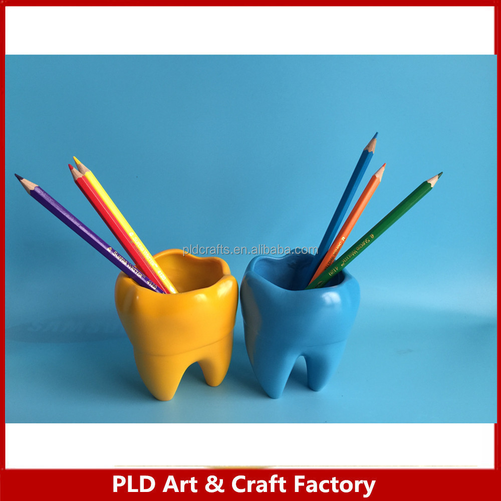 Resin Decorative cute tooth shape pen holder