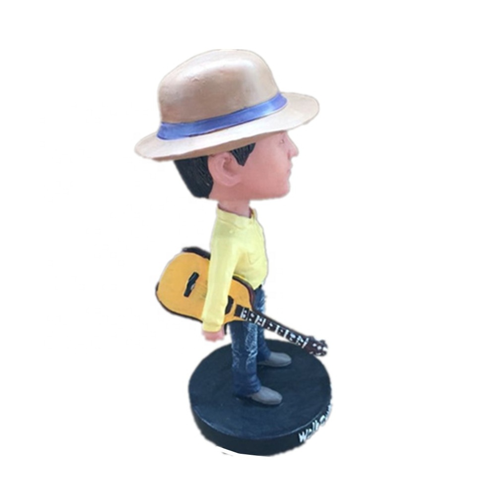 Customized Asian Musician bobblehead dolls Music player figurine