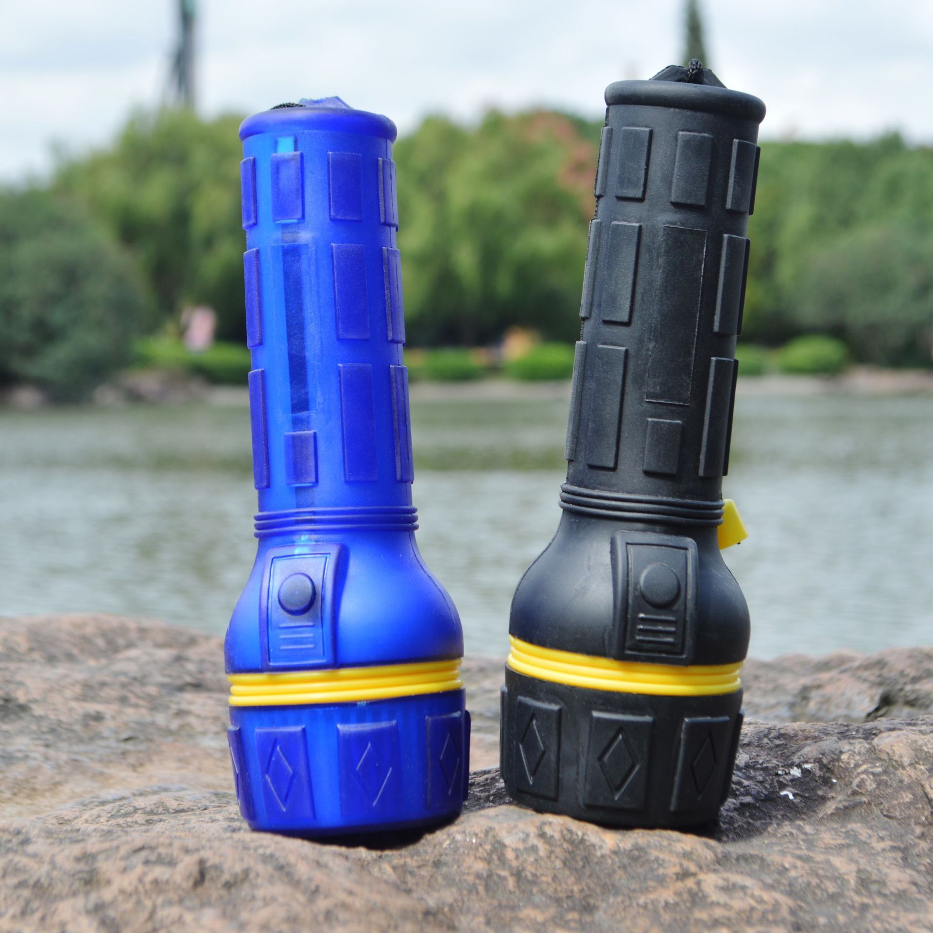 PVC Material 2 PCS D Cell Rubber Flashlight