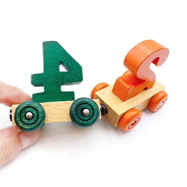 wooden magnetic toy train with numbers