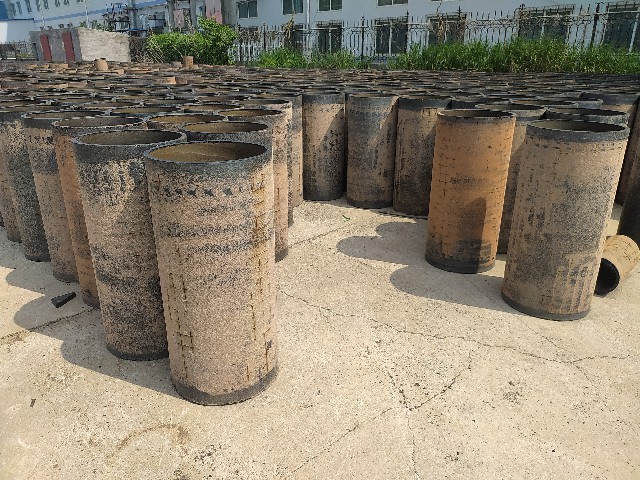 Cast basalt wear-resistant pipe