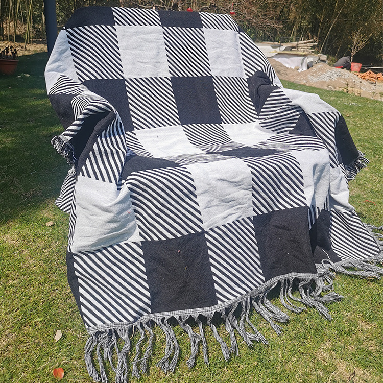 Custom Design Outdoor Picnic Woven Throw Table Cover Black and White Checkerboard Jacquard Woven Throw Blanket