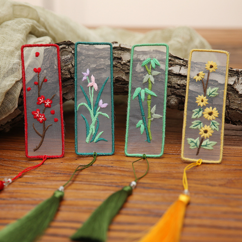 Hot sell Chinese style embroidery bookmark with custom logo