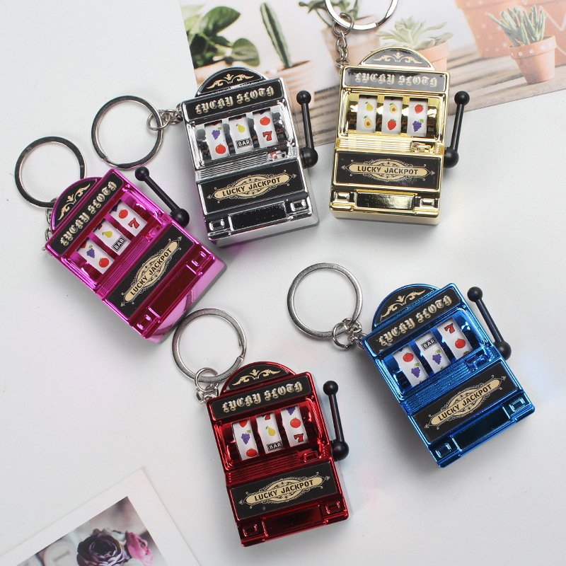 Custom Promotional Gift Mini Slot Machine Keyring Lucky Jackpot Fruit Slot Machine Keychain Iron Plastic FREE Carabiner Keychain