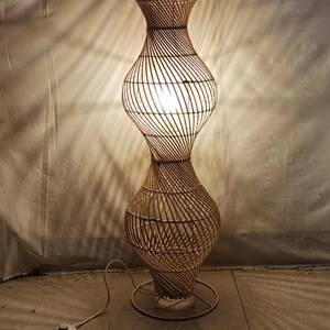 Handicrafts Wholesales Top Choise Natural hand woven weaving bamboo lamp light