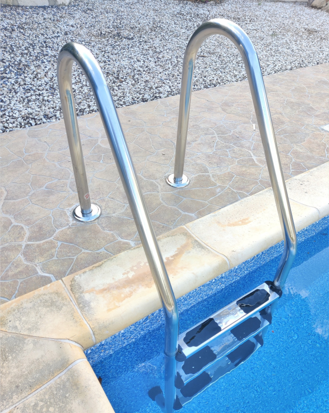 Poolux 304/316  2/ 3/ 4/ 5 steps Double thickness Anti-slip Stainless steel swimming pool ladder