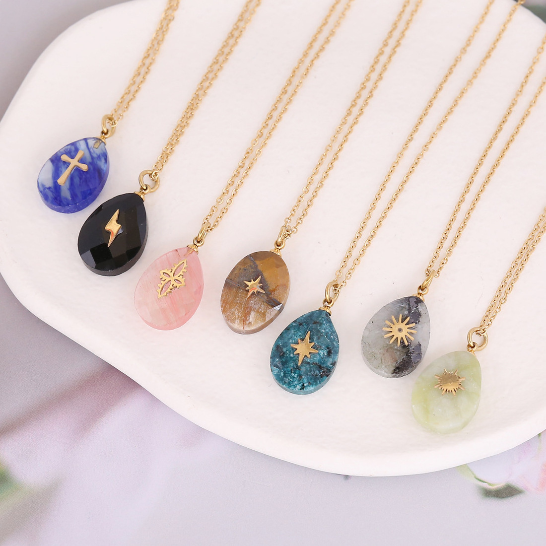 2022 Stainless Steel Women Jewelry Crystals Healing Stones Sun North-Star Cross Lightning Gold Charms Choker Chain Necklaces