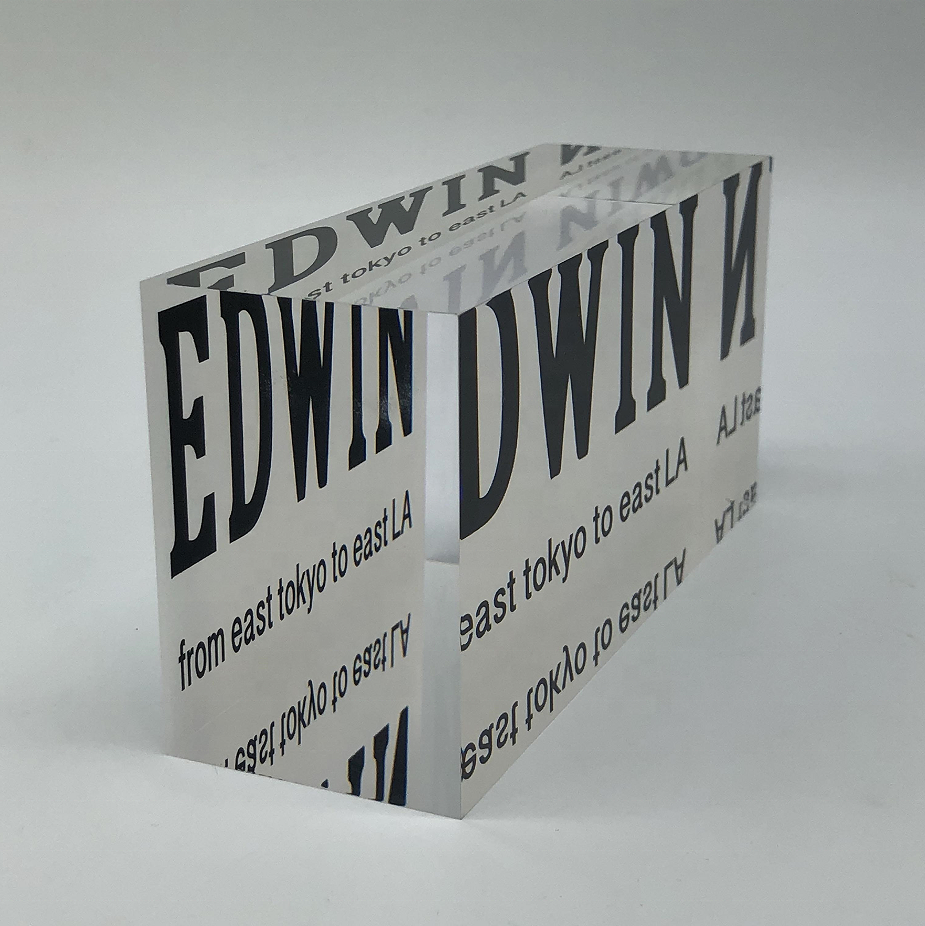 Customized Crystal Clear Plexiglass Acrylic Blocks Cube for minerals and crystal display with logo imprinted