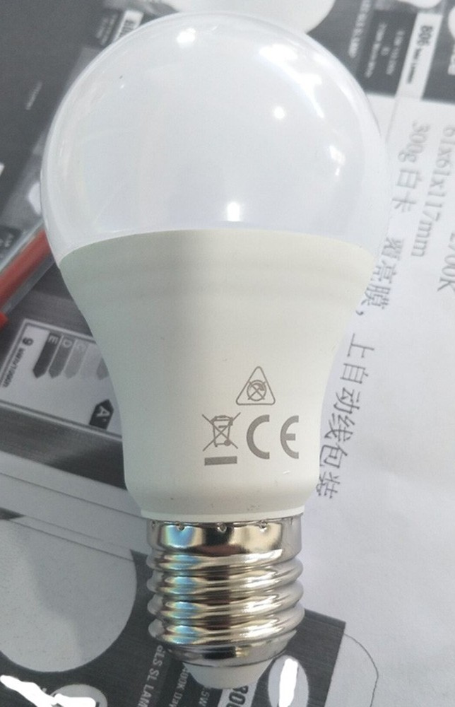 E27 B22 5W 7W 9W 12W indoor LED light bulbs PC and aluminum A60 LED bulb