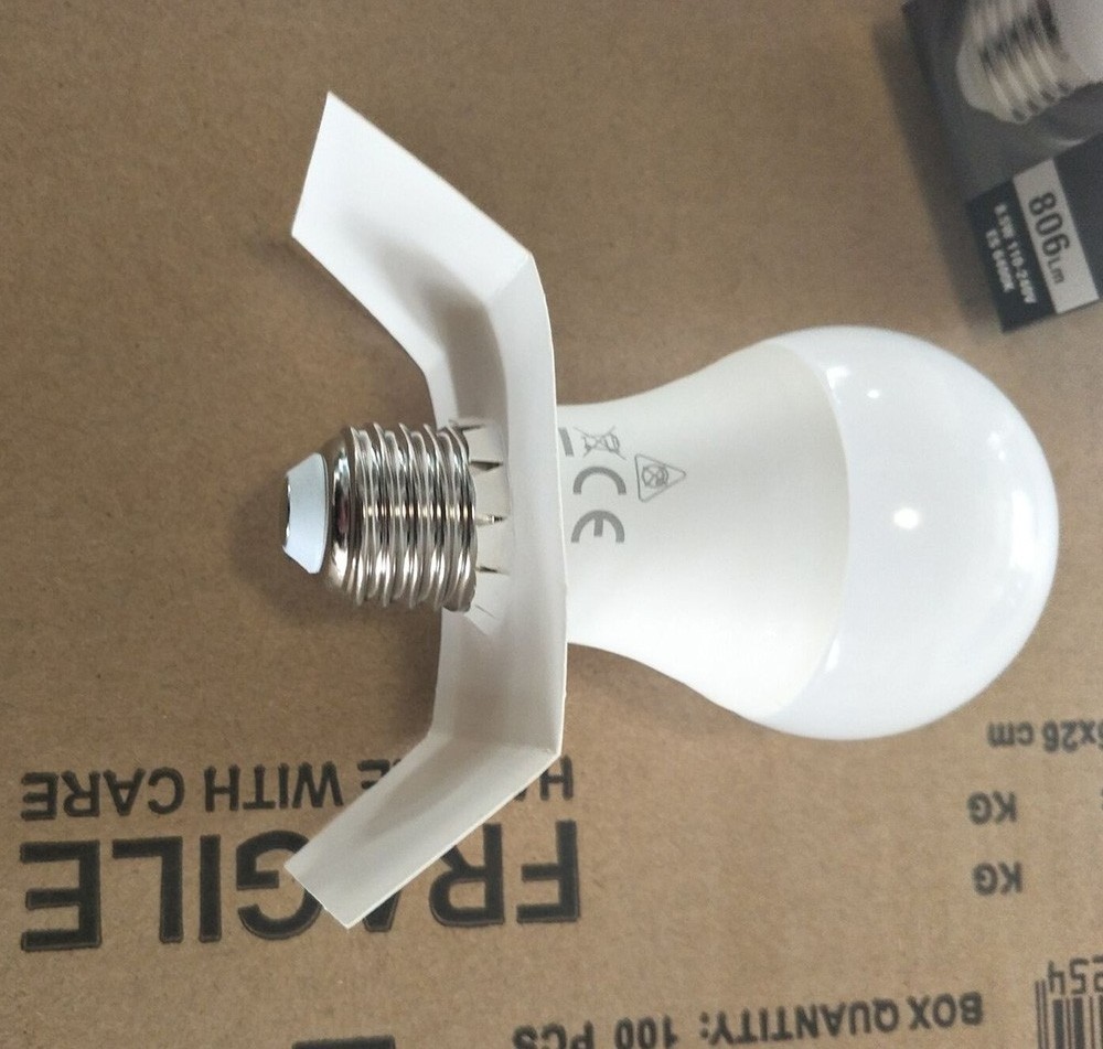 E27 B22 5W 7W 9W 12W indoor LED light bulbs PC and aluminum A60 LED bulb