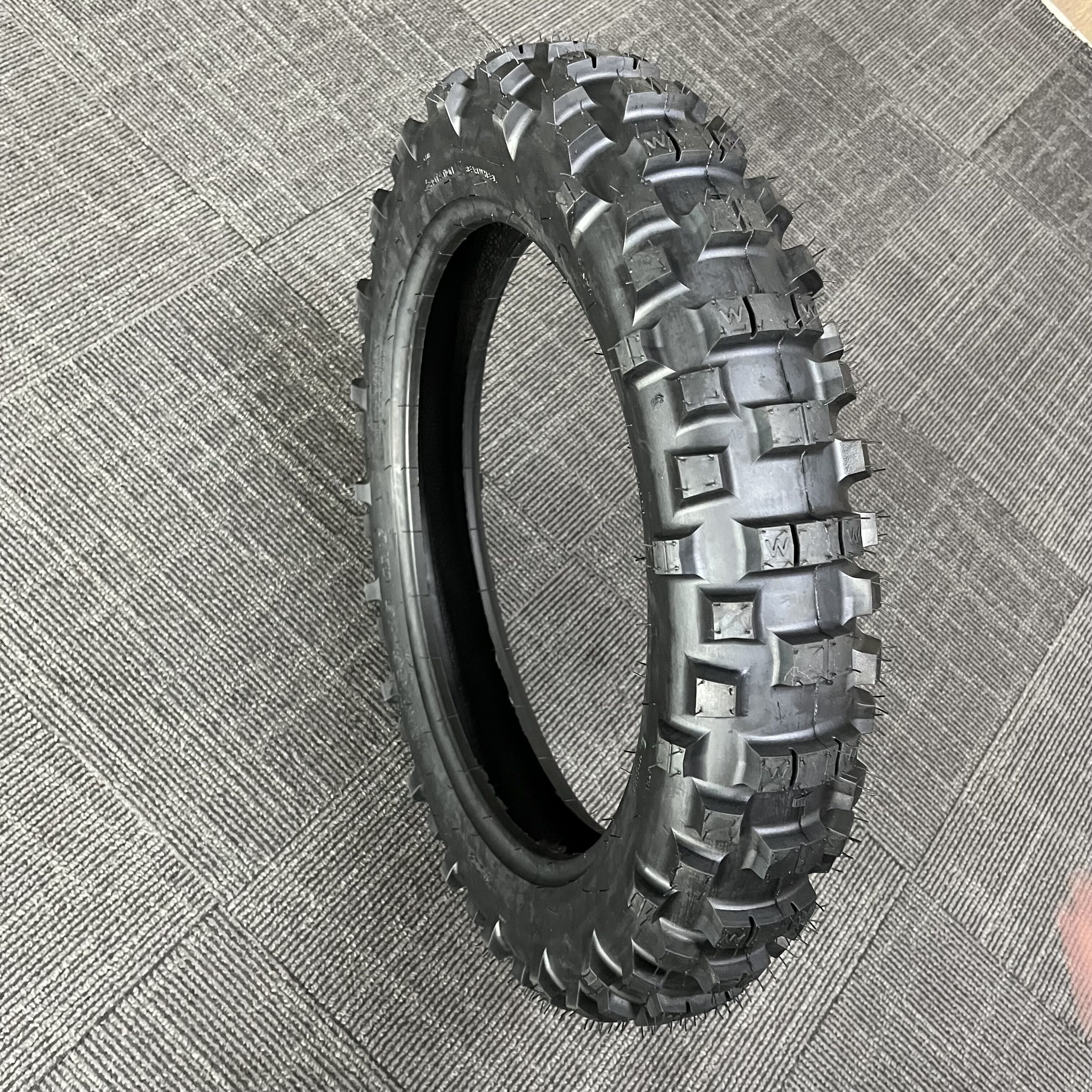 Soft rubber motorcycle off road tyre motocross tire and inner tube 80/100-21 110/90-19 110/100-18 140/80-18 Enduro tyre