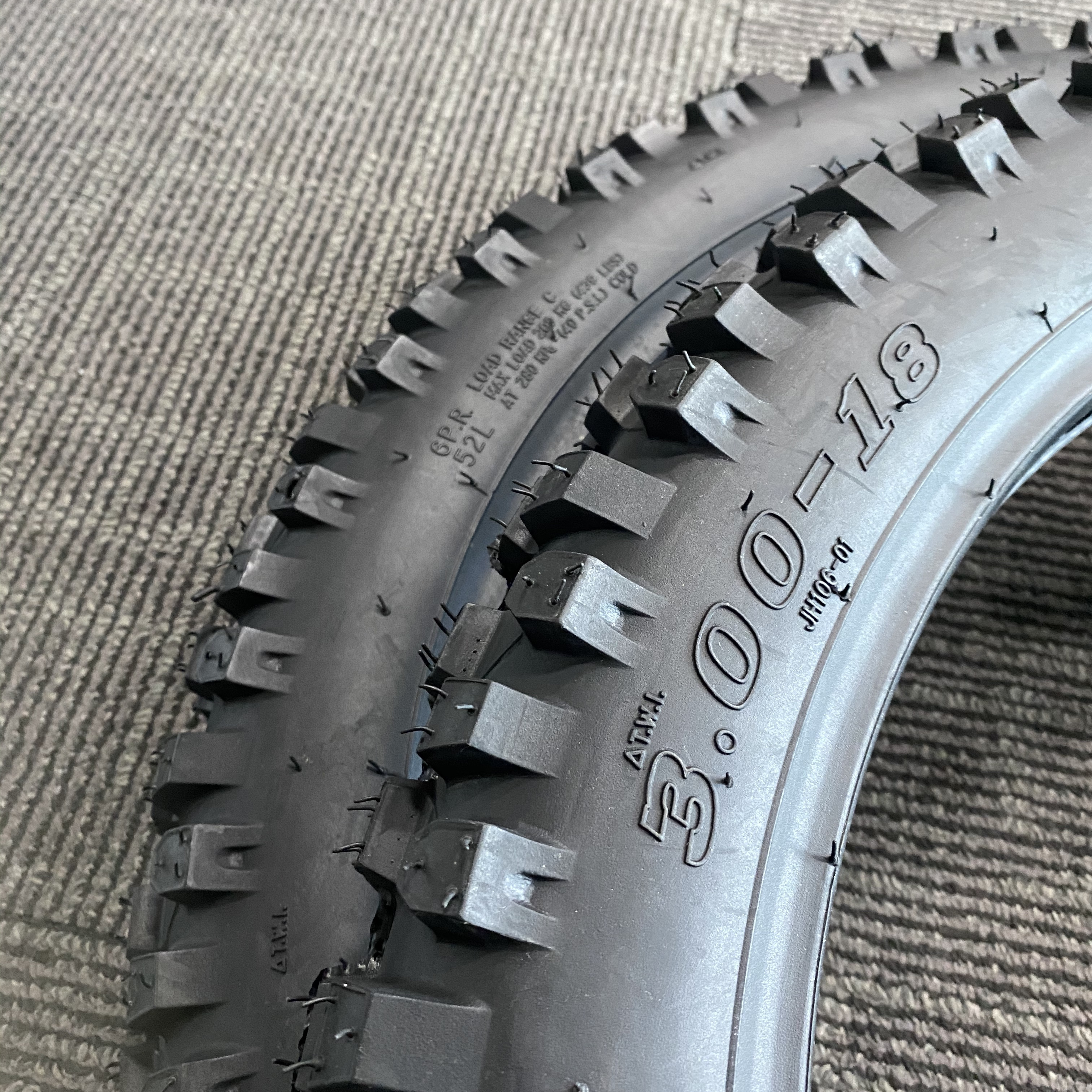 Neumaticos de motocicleta 300-18 llantas para moto 17 inch