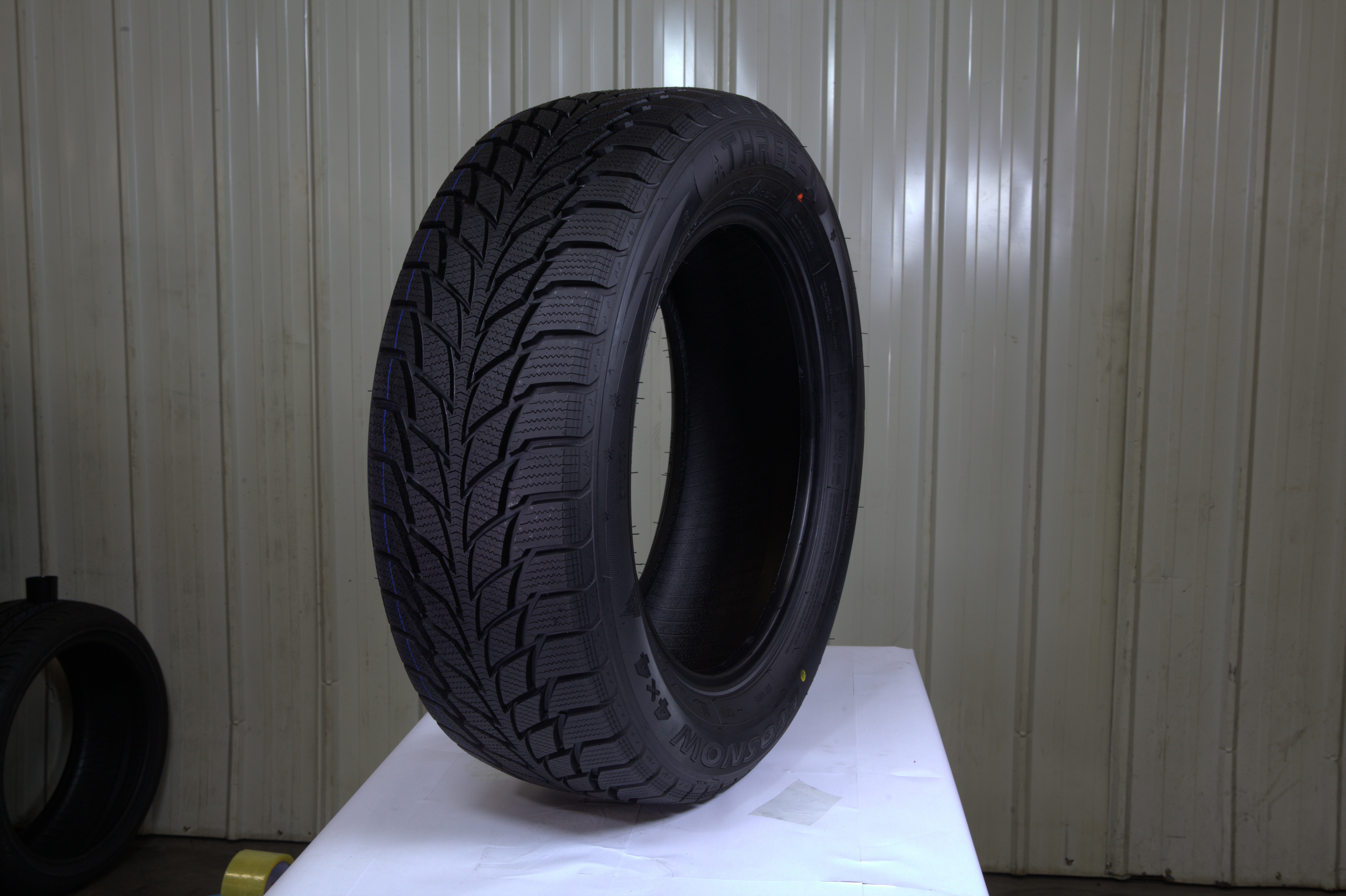 ThreeA Snow Tires 225/65R17 235/55R18 235/55R19 235/60R16 235/65R17 Rapid Yatone Factory Llantas