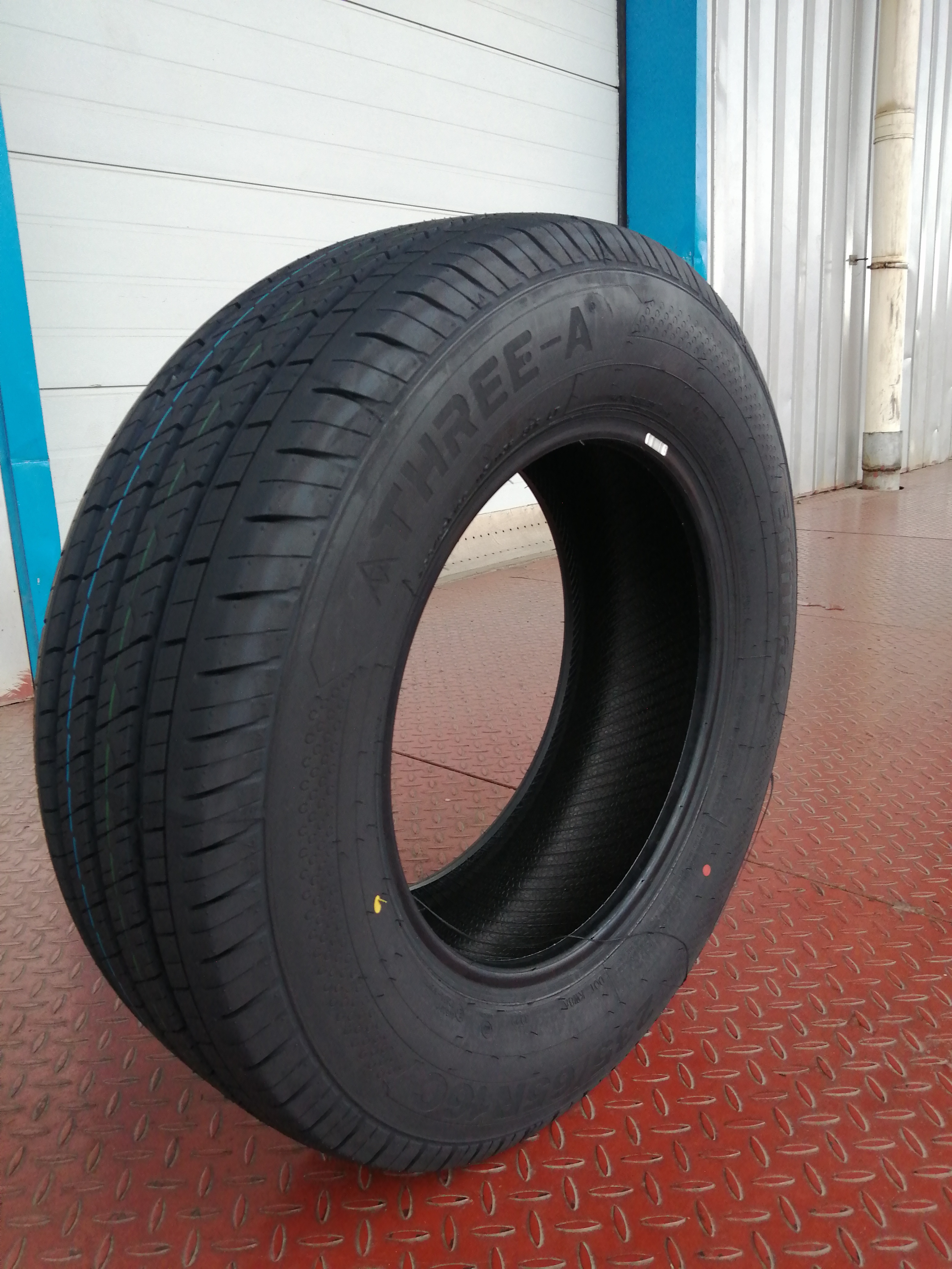 High quality tire factory price PCR car tyres 215 225 235 245 45 55 65 16 17 19