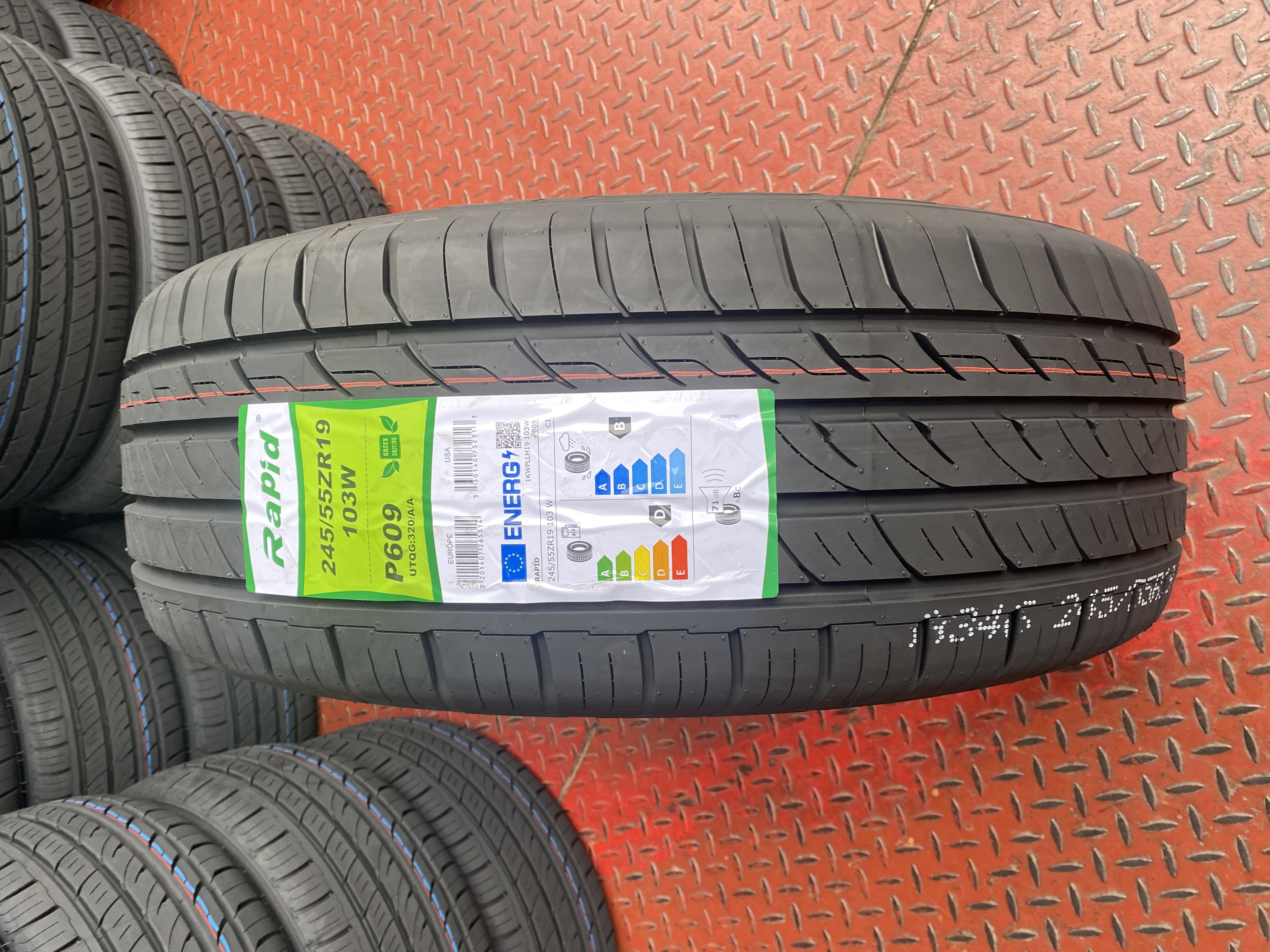 255/40R19 passenger car tires competitive prices with high quality HP RAPID brand popular brand