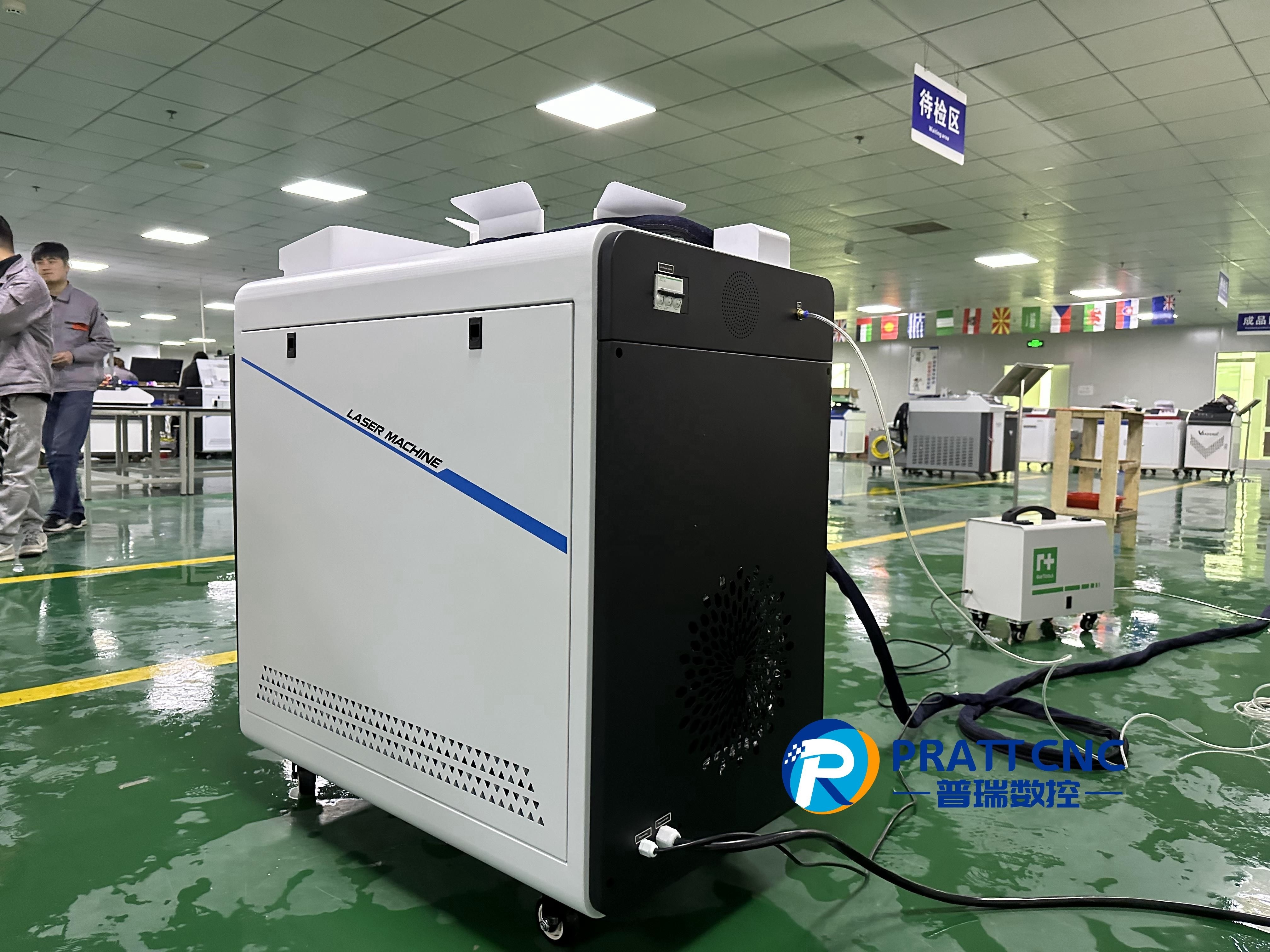 4 In 1 2000w 4000w Handheld Fiber Laser Welding Machine Laser Cleaning Machine Price Handheld 3 in 1/three in one cleaning