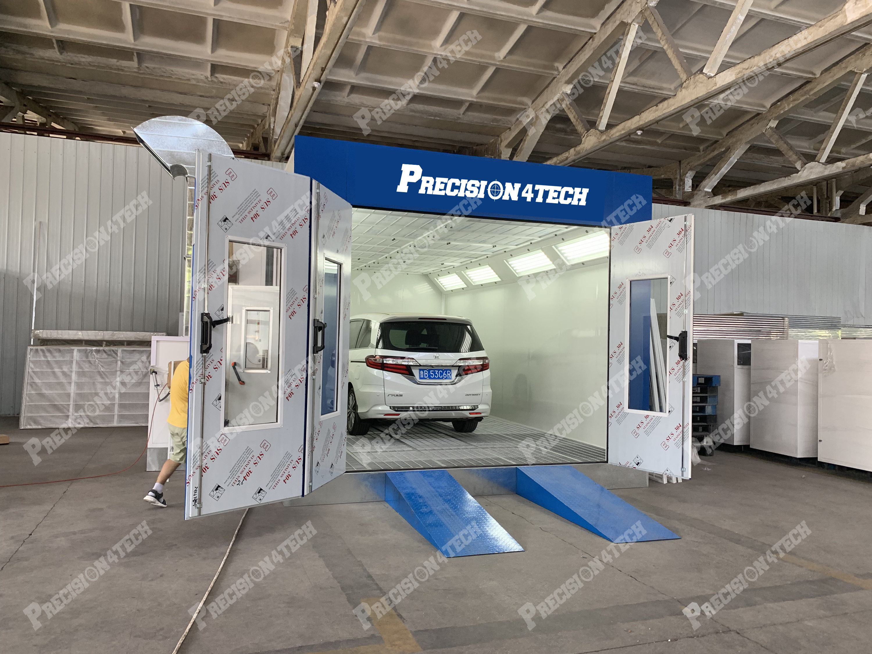 China factory hot sale customized paint new design auto spray booth with CE approved