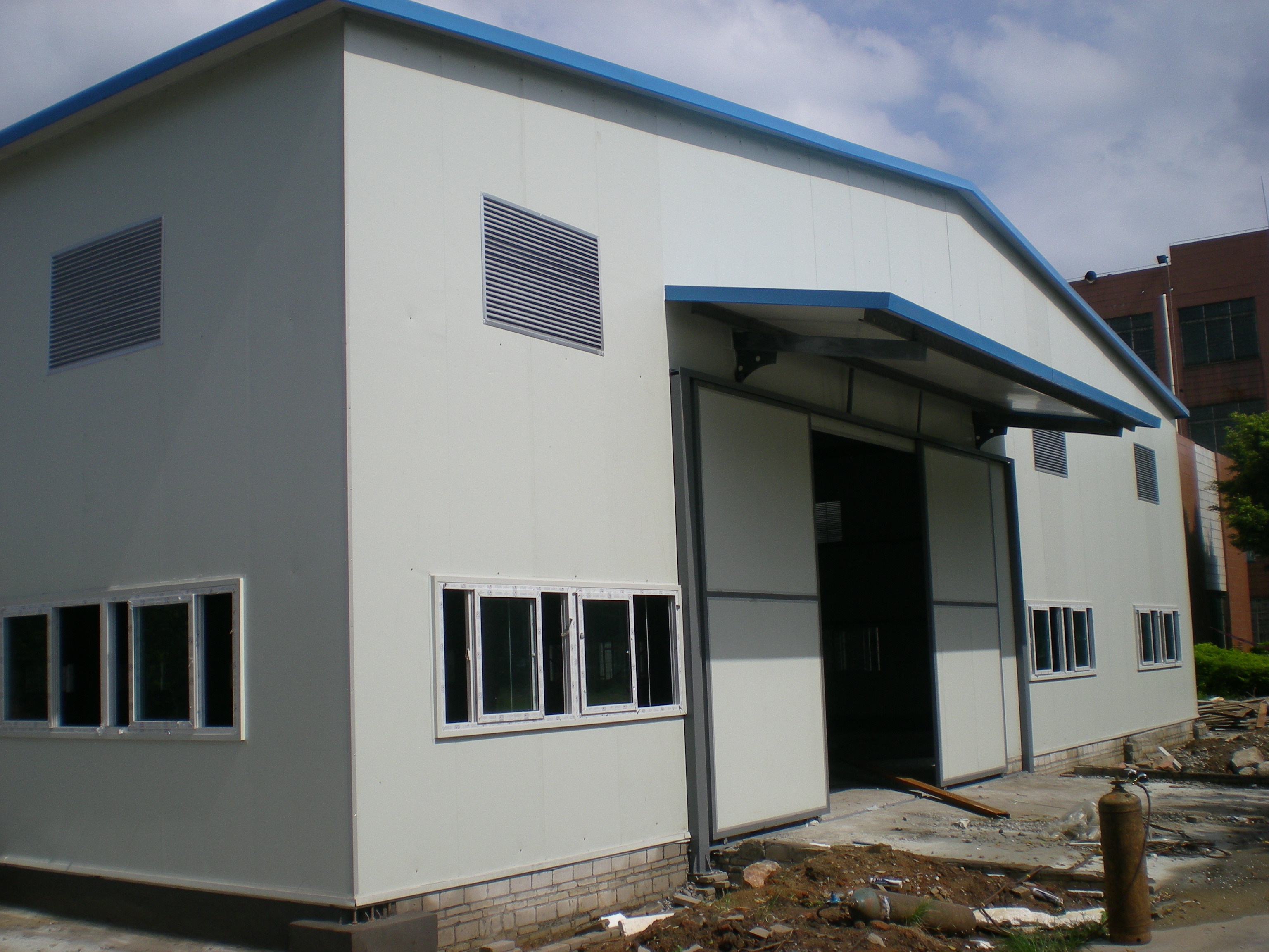 Easy assemble storage steel structure frame warehouse shed light weight Pre Fab warehouse structural with H beam