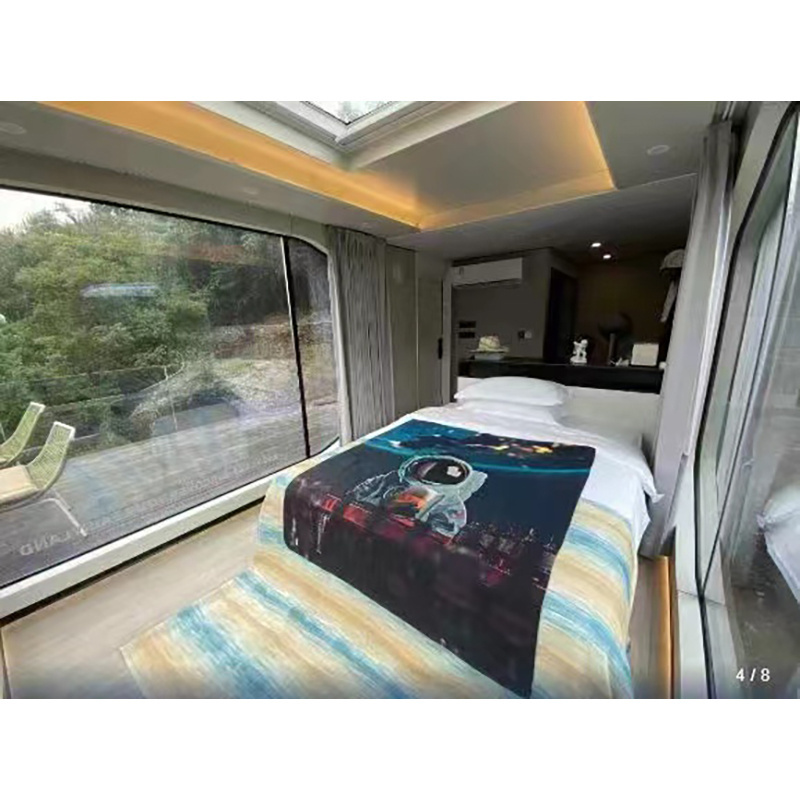 Outdoor Capsule House Commercial Space Airship Pod Prefab House 3 Bedrooms Luxury Vessel Home