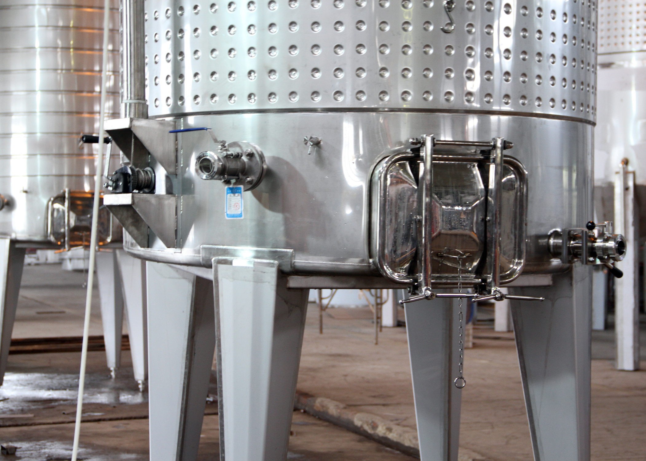 Heavy-duty small glycol cooling machine for wine fermentation wine tanks with floating tops