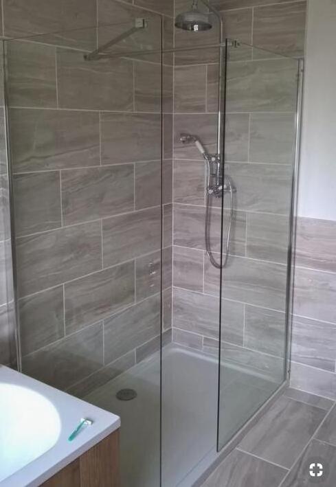 Glass Shower Room/Stainless Steel Shower Cabin  Corner Entry Shower Screen