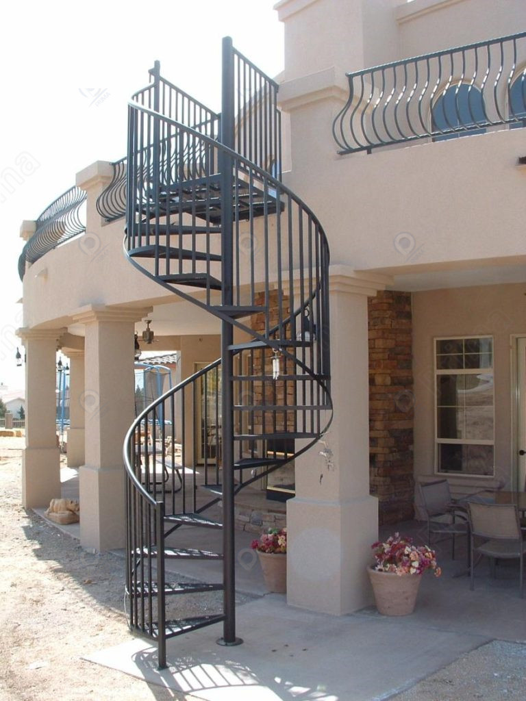 China factory supplier cast Iron staircase outdoor used spiral staircase for sale