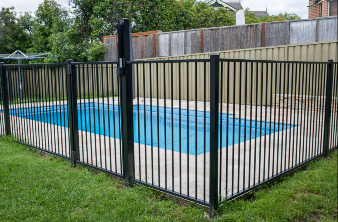 Outdoor DIY Privacy Safety Fence Metal Picket  Panels Aluminum Metal Flat Top Loop Top Pool Fencing